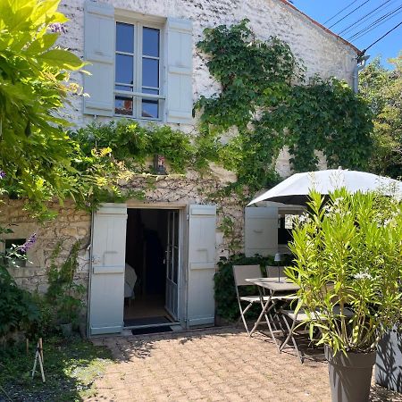 Gite Du Presbytere Port D'Envaux, Ravissante Maison De Charme المظهر الخارجي الصورة